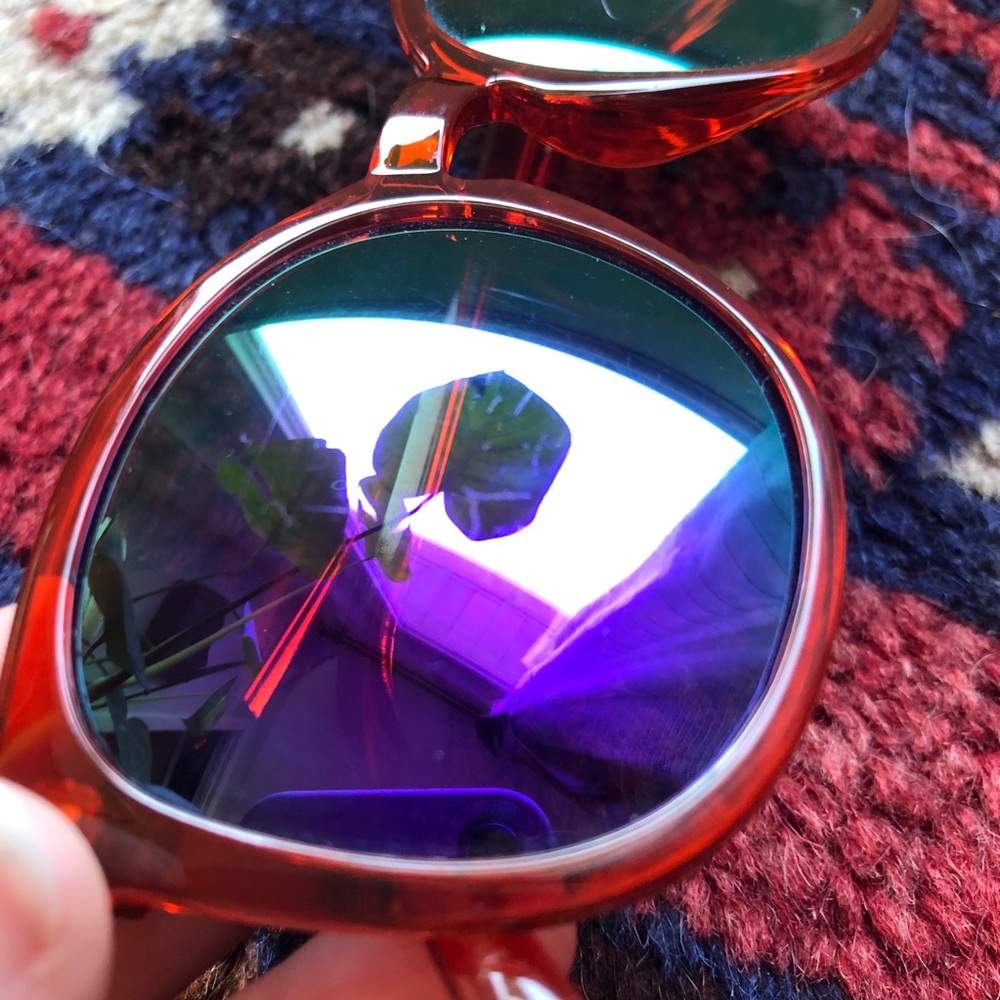 Used Quay Australia Sunnies - Picture 3 of 7